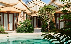 Nuanu Suites & Accommodations
